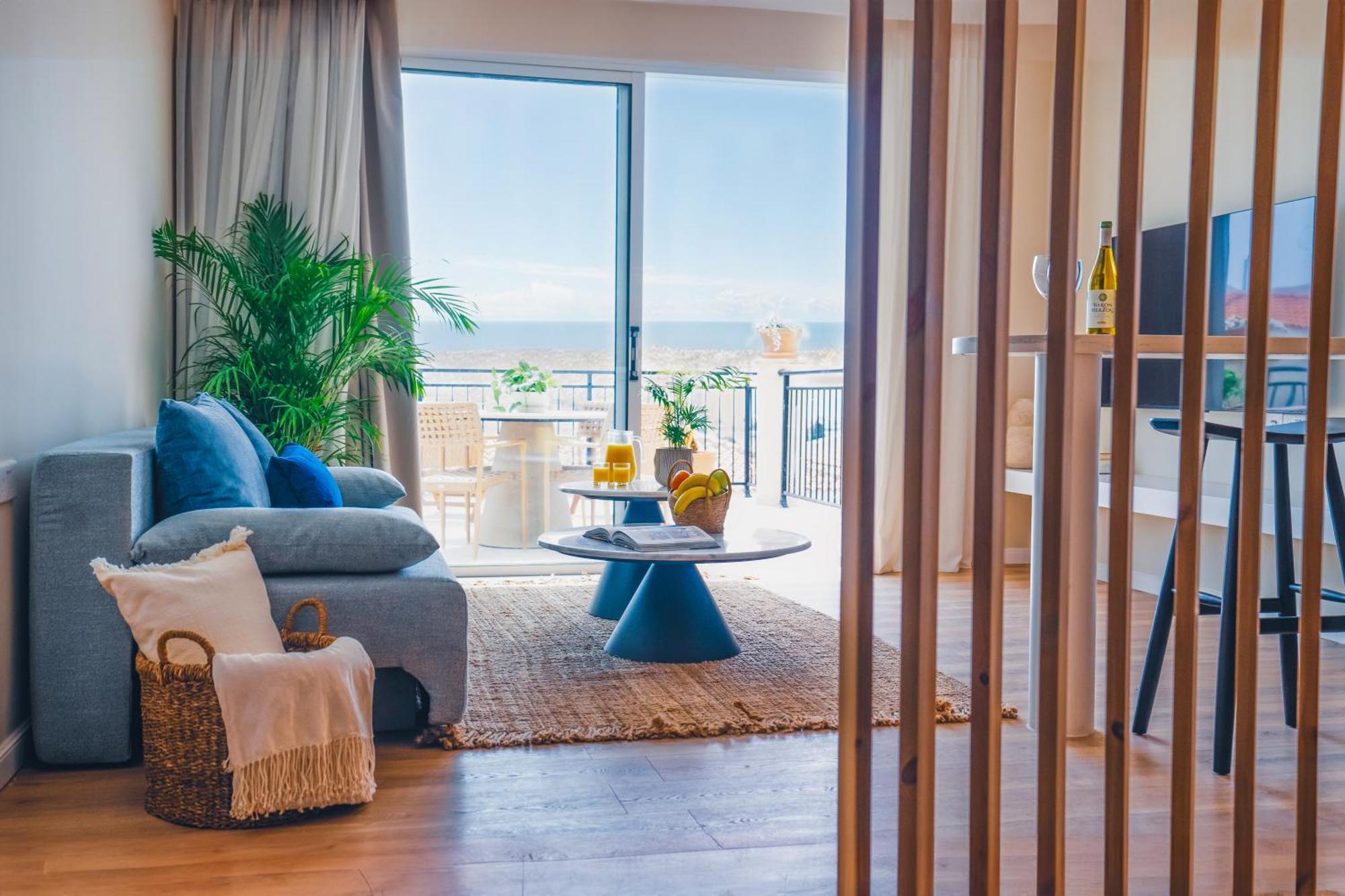 Отель Wellclub - Wellness Family Experience - Seaview Пафос Экстерьер фото