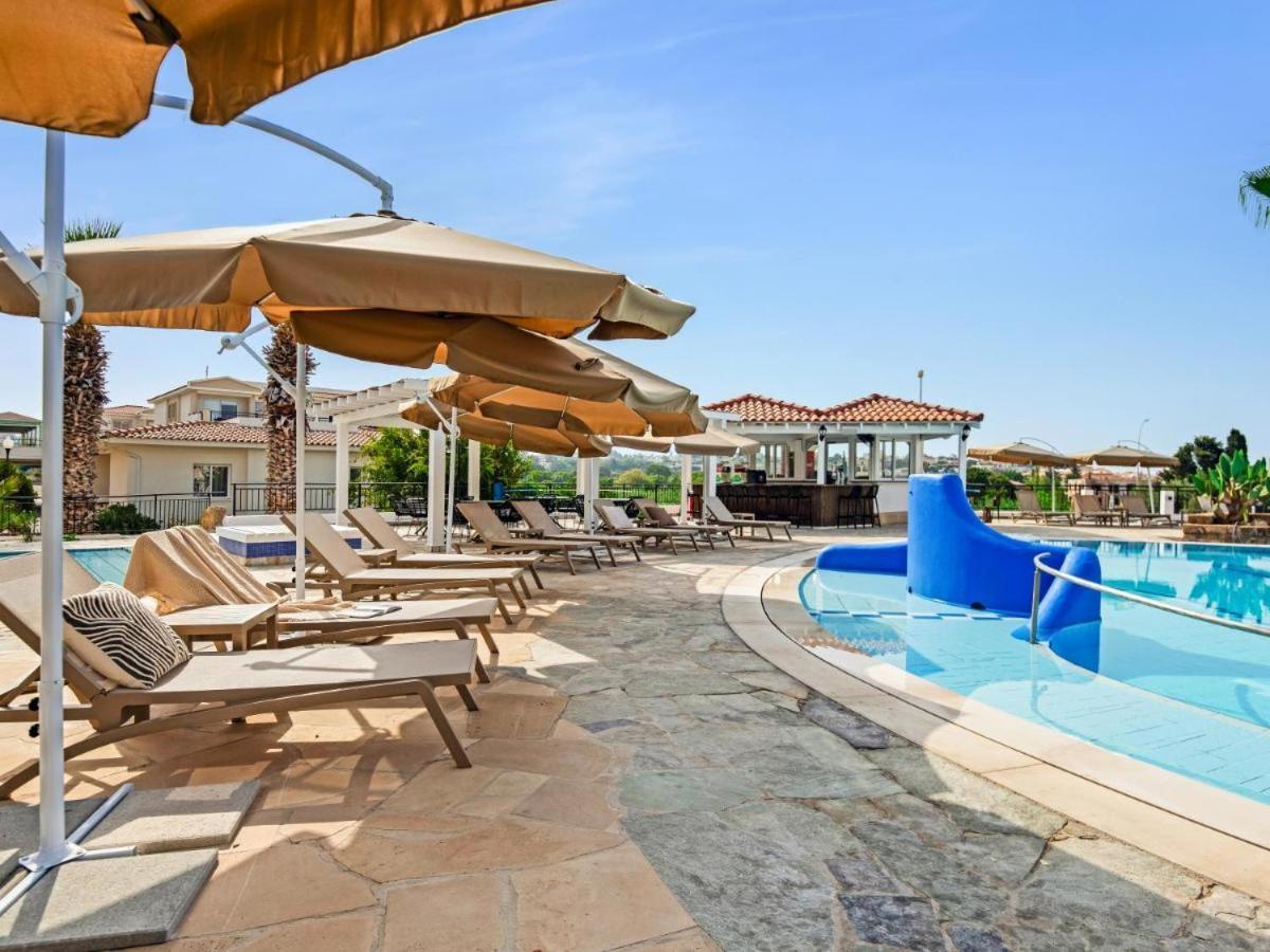 Отель Wellclub - Wellness Family Experience - Seaview Пафос Экстерьер фото